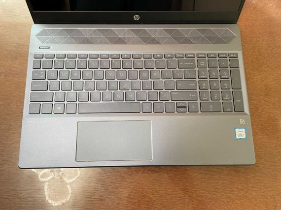 Ноутбук Б-класс HP 15-cs2083cl / 15.6" (1920x1080) IPS Touch / Intel Core i7-8565U (4 (8) ядра по 1.8 - 4.6 GHz) / 16 GB DDR4 / 256 GB SSD / Intel UHD Graphics / WebCam б/у | Зображення 3