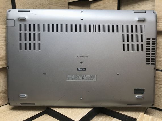 Ноутбук Б-клас Dell Latitude 5511 / 15.6" (1366x768) TN / Intel Core i5-10300H (4 (8) ядра по 2.5 - 4.5 GHz) / 8 GB DDR4 / 256 GB SSD M.2 / Intel UHD Graphics / WebCam / Windows 10 б/в | Зображення 8