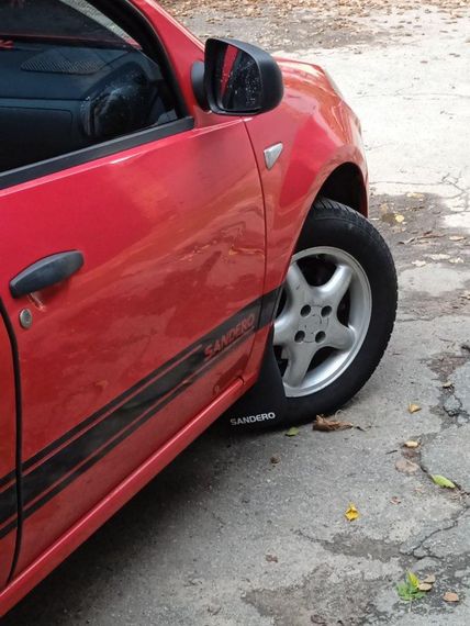 Передние брызговики (2 шт.) для Dacia Sandero 2013-2020 гг. | Зображення 3