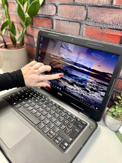 Ноутбук Dell Latitude 3310 / 13.3" (1920x1080) IPS Touch / Intel Core i3-8145U (2 (4) ядра по 2.1 - 3.9 GHz) / 8 GB DDR4 / 128 GB SSD / Intel UHD Graphics / WebCam б/у | Зображення 4