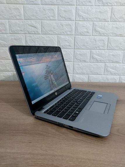 Нетбук HP EliteBook 820 G3 / 12.5" (1920x1080) IPS Touch / Intel Core i5-6300U (2 (4) ядра по 2.4 - 3.0 GHz) / 8 GB DDR4 / 256 GB SSD / Intel HD Graphics 520 / WebCam б/у | Зображення 3