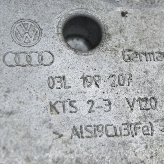 Кронштейн подушки двигуна правий 2.0 TDI Volkswagen Passat B7 2010-2014 Фольксваген Пассат б7 03L199207 | Зображення 2