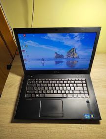 Ноутбук Dell Vostro 3550 - 15.6 HD/ i7 2640M/ Radeon 6630/8/256  Б/В