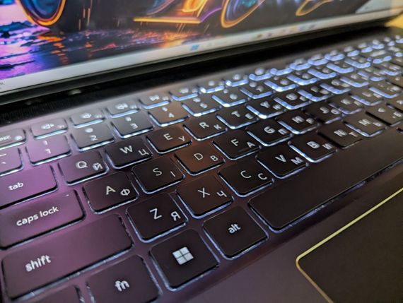 Игровой ноутбук Б-класс Dell Vostro 15 7510 / 15.6" (1920x1080) IPS / Intel Core i7-11800H (8 (16) ядер по 2.3 - 4.6 GHz) / 16 GB DDR4 / 512 GB SSD / nVidia GeForce RTX 3050 Ti, 4 GB GDDR6, 128-bit / WebCam / Fingerprint / Windows 11 б/у + Подарок Мышь | Зображення 5