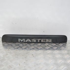 Підсвічування номерного знака Renault Master III 2014-2024 Накладка підсвічування номера Рено Мастер 3 265126583R 265122605R