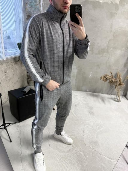 Костюм у клітинку