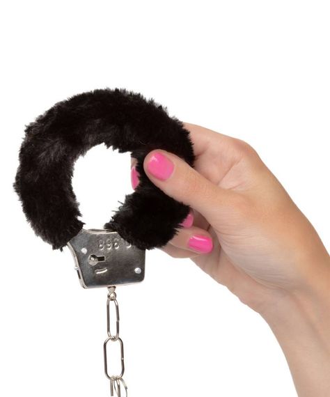 Наручники з хутром CalExotics, з ланцюгом, чорні | Зображення 4