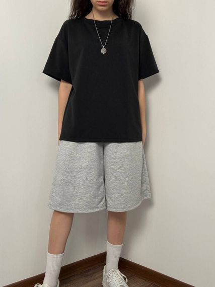Женский летний костюм оверсайз футболка и длинные шорты SSH714, цвет черный + серый, размер единый 42/46