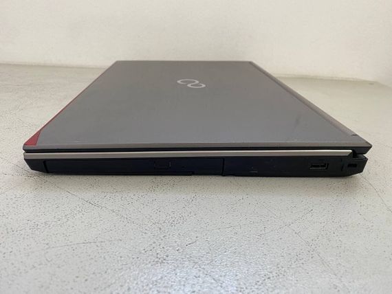 Мобильная рабочая станция Fujitsu Celsius H730 / 15.6" (1920x1080) IPS / Intel Core i7-4800MQ (4 (8) ядра по 2.7 - 3.7 GHz) / 16 GB DDR3 / 128 GB SSD / nVidia Quadro K1100M, 2 GB GDDR5, 128-bit / WebCam / DVD-ROM б/у | Зображення 3