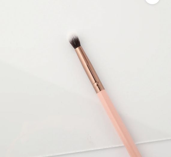 Кисть для макіяжу LUXIE 205 Tapered Blending Brush - Rose Gold