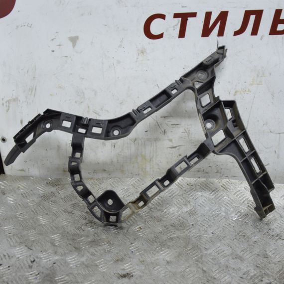 Кронштейн заднього бампера Volkswagen Golf VII 2012-2020 універсал Направляюча заднього бампера Фольксваген 5G9807376