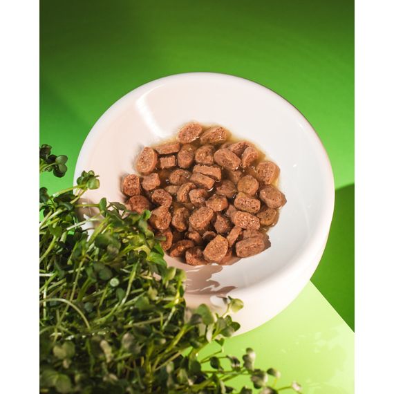 Корм вологий HalfHalf для стерилізованих котів шматочки з індичкою в желе у формі пауча 100г | Зображення 4