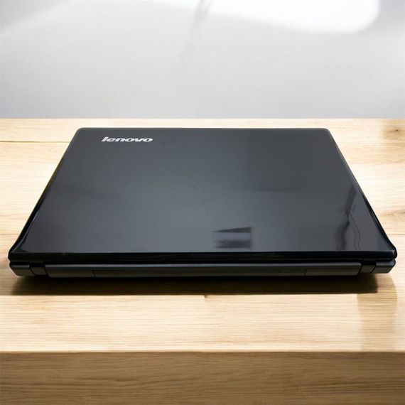 Ноутбук Lenovo G570 / 15.6" (1366x768) TN / Intel Core i3-2350M (2 (4) ядра по 2.3 GHz) / 4 GB DDR3 / 120 GB SSD / AMD Radeon HD 6370M, 1 GB GDDR3, 128-bit / WebCam б/в | Зображення 4