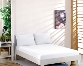 Простынь 200x220см трикотаж (джерси) на резинке с наволочками Белая