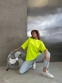 Женская яркая свободная футболка оверсайз SH268 цвет неоновый желтый, размер onesize 42/48