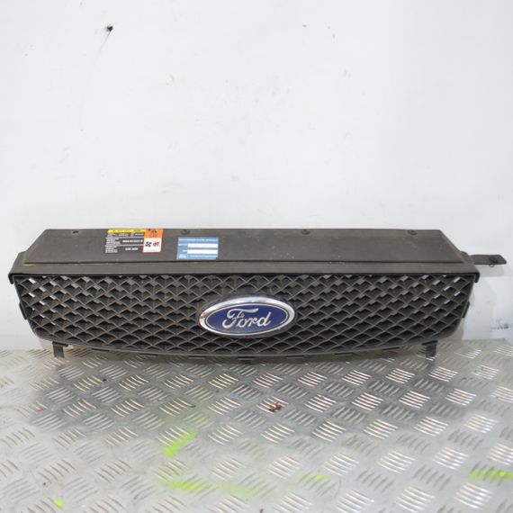 Решітка радіатора Ford Focus C-Max 2003-2007 Решітка бампера Форд Фокус Ц-Макс 3M51R8138 3M51R8138AG