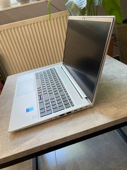 Ультрабук HP EliteBook 650 G10 / 15.6" (1920x1080) IPS / Intel Core i5-1345U (10 (12) ядер по 3.5 - 4.7 GHz) / 16 GB DDR4 / 256 GB SSD / Intel Iris Xe Graphics / WebCam / Win 10 б/в | Зображення 3