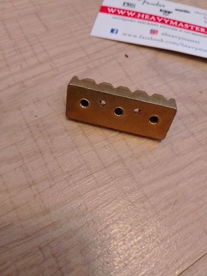 Топлок для электрогитары Top lock Top-lock держатель струн верхний порожек ПОЗОЛОЧЕНЫЙ | Зображення 3