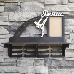 Медальниця з фоторамкою і полицею для кубків  Дерев'яний тримач для медалей Органайзер для нагород карате