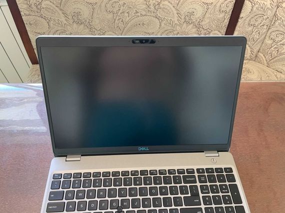 Ультрабук Dell Latitude 5510 / 15.6" (1920x1080) IPS / Intel Core i5-10210U (4 (8) ядра по 1.6 - 4.2 GHz) / 16 GB DDR4 / 256 GB SSD / Intel UHD Graphics / WebCam б/в | Зображення 2