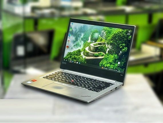 Ноутбук Б-класс Lenovo ThinkPad E480 / 14" (1920x1080) IPS / Intel Core i7-8550U (4 (8) ядра по 1.8 - 4.0 GHz) / 16 GB DDR4 / 256 GB SSD + 1000 GB HDD / AMD Radeon RX 550, 2 GB GDDR5, 64-bit / WebCam б/у | Зображення 3