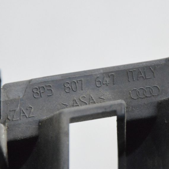 Решітка радіатора Audi A3 8P1 2003-2008 дорестайл Решітка переднього бампера Ауді а3 8р1 8P3807647 | Зображення 4