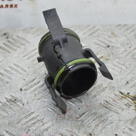 Фланець турбіни 1.0 TSI Audi A1 Патрубок повітря від турбіни до радіатора Ауді а1 04E145875G