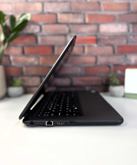 Ноутбук Dell Latitude 3310 / 13.3" (1920x1080) IPS Touch / Intel Core i3-8145U (2 (4) ядра по 2.1 - 3.9 GHz) / 8 GB DDR4 / 128 GB SSD / Intel UHD Graphics / WebCam б/у | Зображення 5