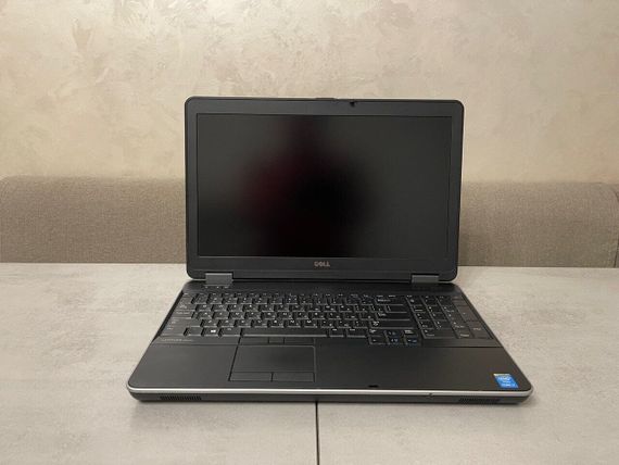 Ноутбук Dell Latitude E6540 / 15.6" (1920x1080) IPS / Intel Core i7-4610M (2 (4) ядра по 3.0 - 3.7 GHz) / 16 GB DDR3 / 120 GB SSD + 500 GB HDD / Intel HD Graphics 4600 / DVD-ROM б/у | Зображення 2