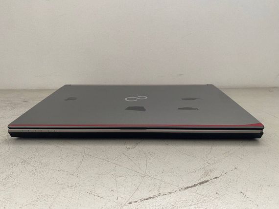 Мобільна робоча станція Б-клас Fujitsu Celsius H730 / 15.6" (1920x1080) TN / Intel Core i7-4900MQ (4 (8) ядра по 2.8 - 3.8 GHz) / 16 GB DDR3 / 128 GB SSD / nVidia Quadro K2100M, 2 GB GDDR5, 128-bit / WebCam б/в + Подарунок Зубна щітка Colgate | Зображення 4