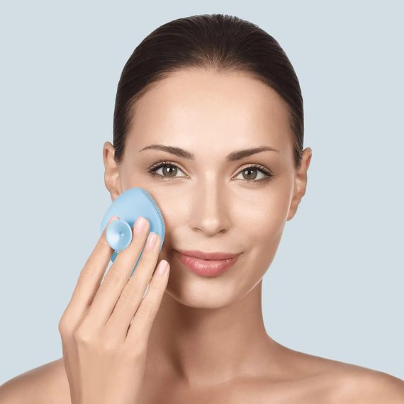Щетка для лица GESKE Facial Brush 4в1 с держателем white, Голубой | Зображення 3