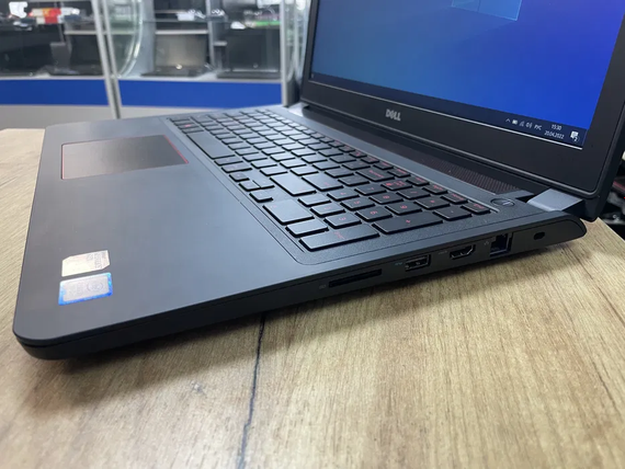 Ноутбук  Dell Inspiron 5577 15.6  FHD core i7 7700HQ/8gb/256Gb SSD/GTX 1050-4gb | Зображення 2
