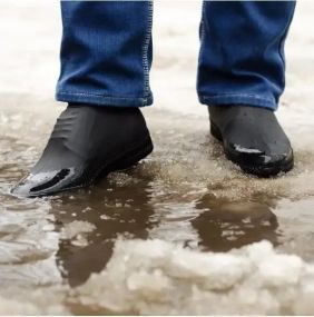Силиконовые водонепроницаемые чехлы-бахилы для обуви от дождя и грязи, размер M Черные
