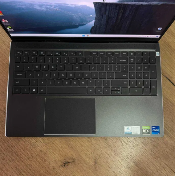 Ноутбук Dell Vostro 7510 15.6" FHD IPS i7 11800H 16Gb SSD 256Gb RTX 3050 Б/В | Зображення 3