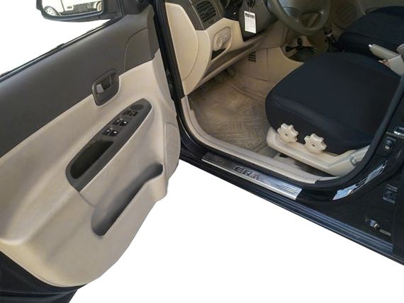 Накладки на пороги Carmos V1 (4 шт, нерж.) для Hyundai Accent 2006-2010 рр | Зображення 1