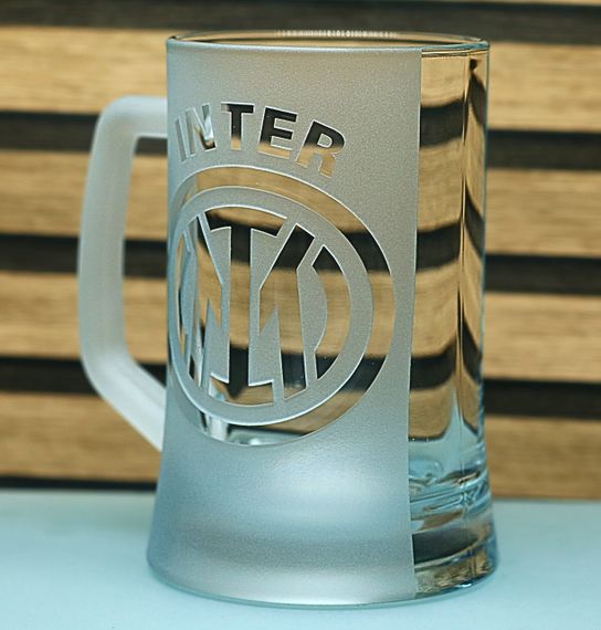 Подарунковий пивний келих 670 мл з гравіюванням логотипу ФК Інтер Inter Football Club | Зображення 2