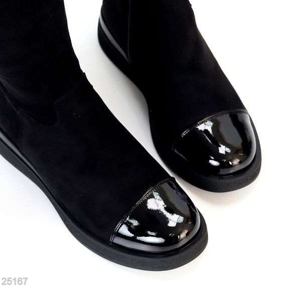 Шикарні високі чорні чоботи замшеві ботфорти з глянцевим носиком | Зображення 1