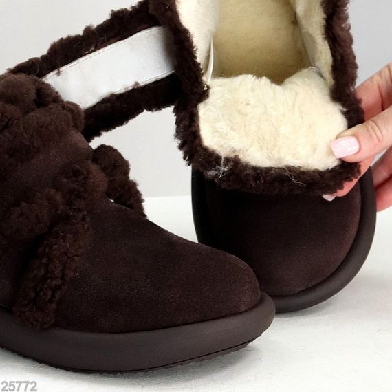 Удобные теплые замшевые зимние шоколадные ботинки на липучке | Зображення 2