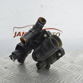 Корпус термостата 2.0 dCi Nissan Qashqai X-Trail термостат Ніссан Кашкай Х-Трейл 8200380898