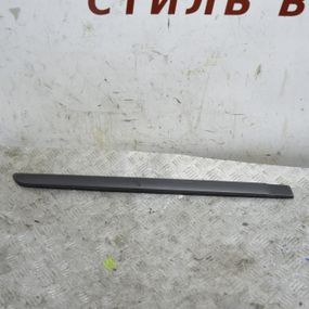 Накладка задніх правих дверей Renault Laguna III 2007-2015 універсал Молдинг дверей задній правий Рено Лагуна 3 828720001R