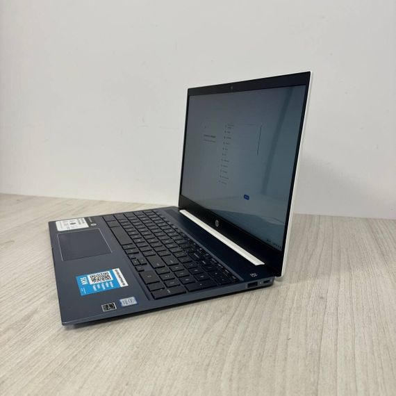 Ноутбук HP Chromebook 15-de0523dx White / 15.6" (1920x1080) IPS Touch / Intel Core i5-8250U (4 (8) ядра по 1.6 - 3.4 GHz) / 8 GB DDR4 / 128 GB SSD / Intel HD Graphics 620 / WebCam / Chrome OS б/у | Зображення 6