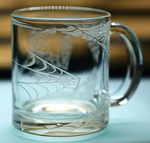 Подарочная чашка детская для чая воды 320 мл с гравировкой человек паук глянец | Зображення 2