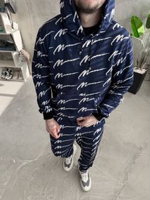 Костюм