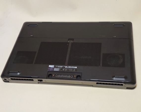 Мобільна робоча станція Dell Precision 7710 / 17.3" (3840x2160) IPS / Intel Core i7-6920HQ (4 (8) ядра по 2.9 - 3.8 GHz) / 16 GB DDR4 / 256 GB SSD / nVidia Quadro M4000M, 4 GB GDDR5, 256-bit / WebCam б/в | Зображення 7