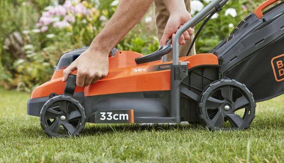 Газонокосарка акумуляторна BLACK+DECKER BCMW3336L2 | Зображення 5