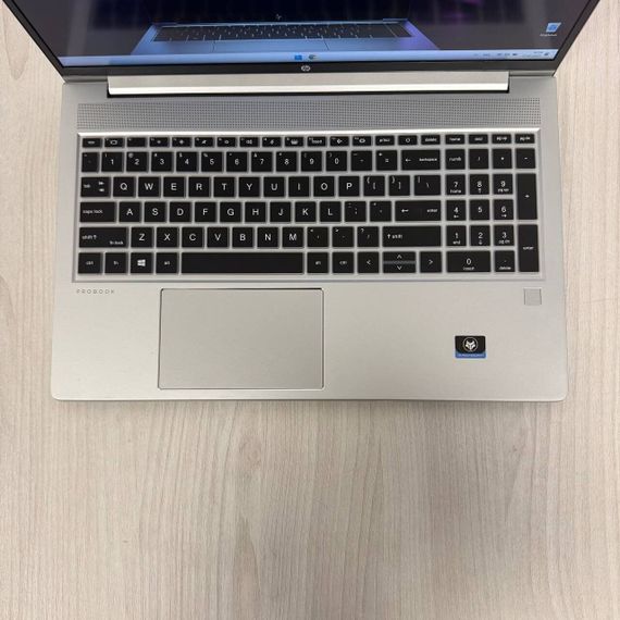 Ультрабук HP ProBook 455 G9 / 15.6" (1920x1080) IPS / AMD Ryzen 7 5825U (8 (16) ядер по 2.0 - 4.5 GHz) / 8 GB DDR4 / 256 GB SSD NVMe / AMD Radeon RX Vega 8 Graphics / WebCam б/у | Зображення 6