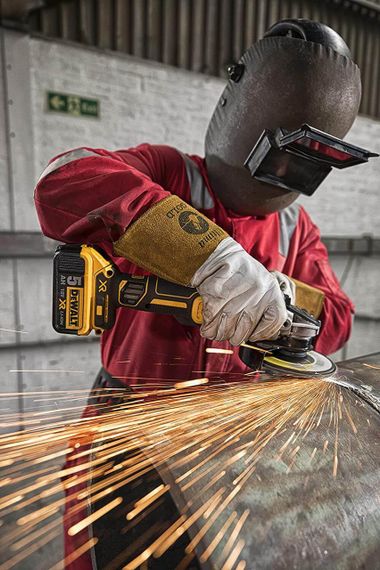 Шлифмашина угловая - болгарка аккумуляторная бесщёточная 125мм DeWALT DCG405N | Зображення 4