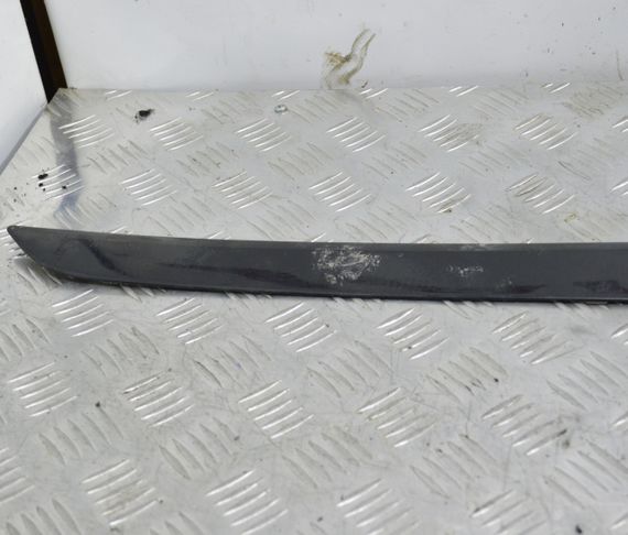 Молдинг передніх правих дверей Opel Astra H 2004-2010 накладка декоративна на двері Опель Астра Н 24461093 | Зображення 1