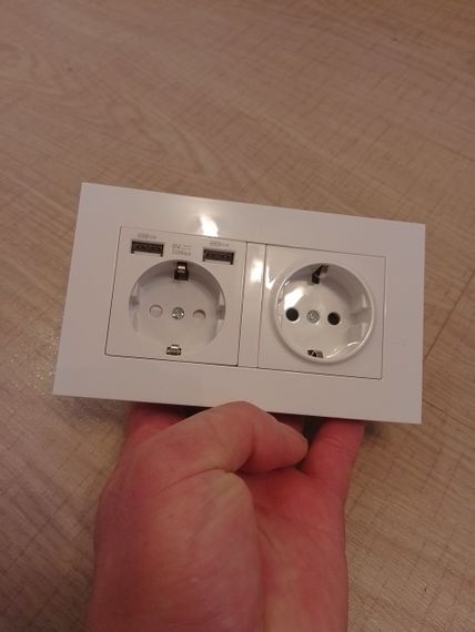 Внутрішня розетка подвійна з USB 250 В/16 А біла | Зображення 5