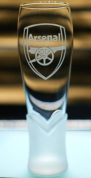 Пивний келих крафтовий 440 мл ФК Арсенал Arsenal з гравіюванням подарунок для фаната футбольна кружка